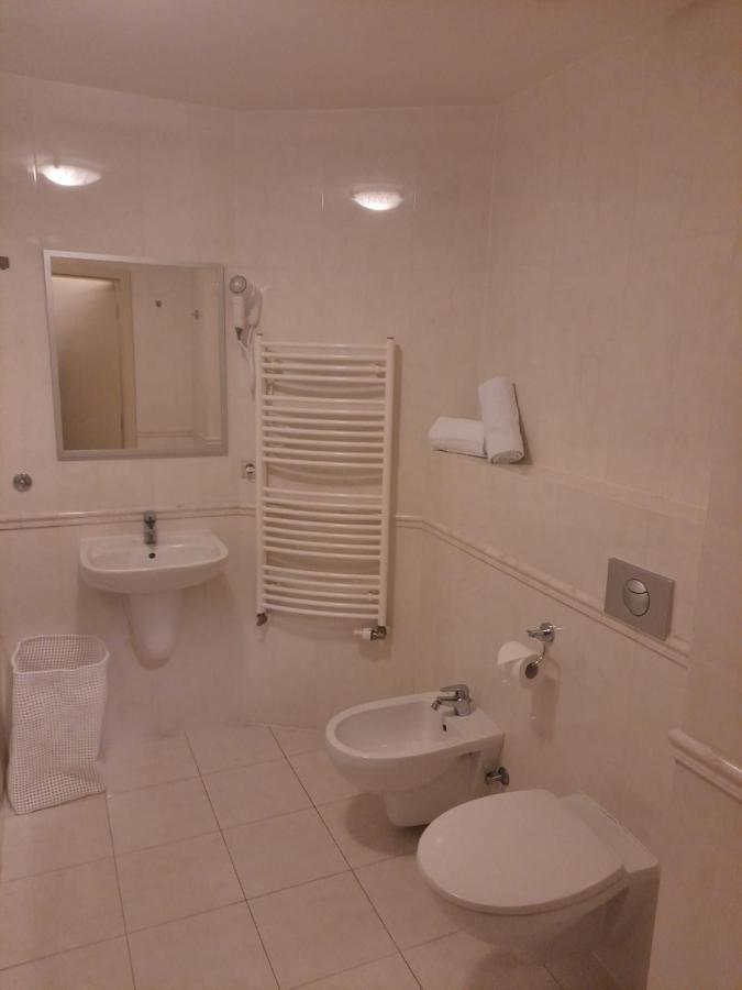 Apartman Nad Kolonadou Карлови Вари Екстериор снимка