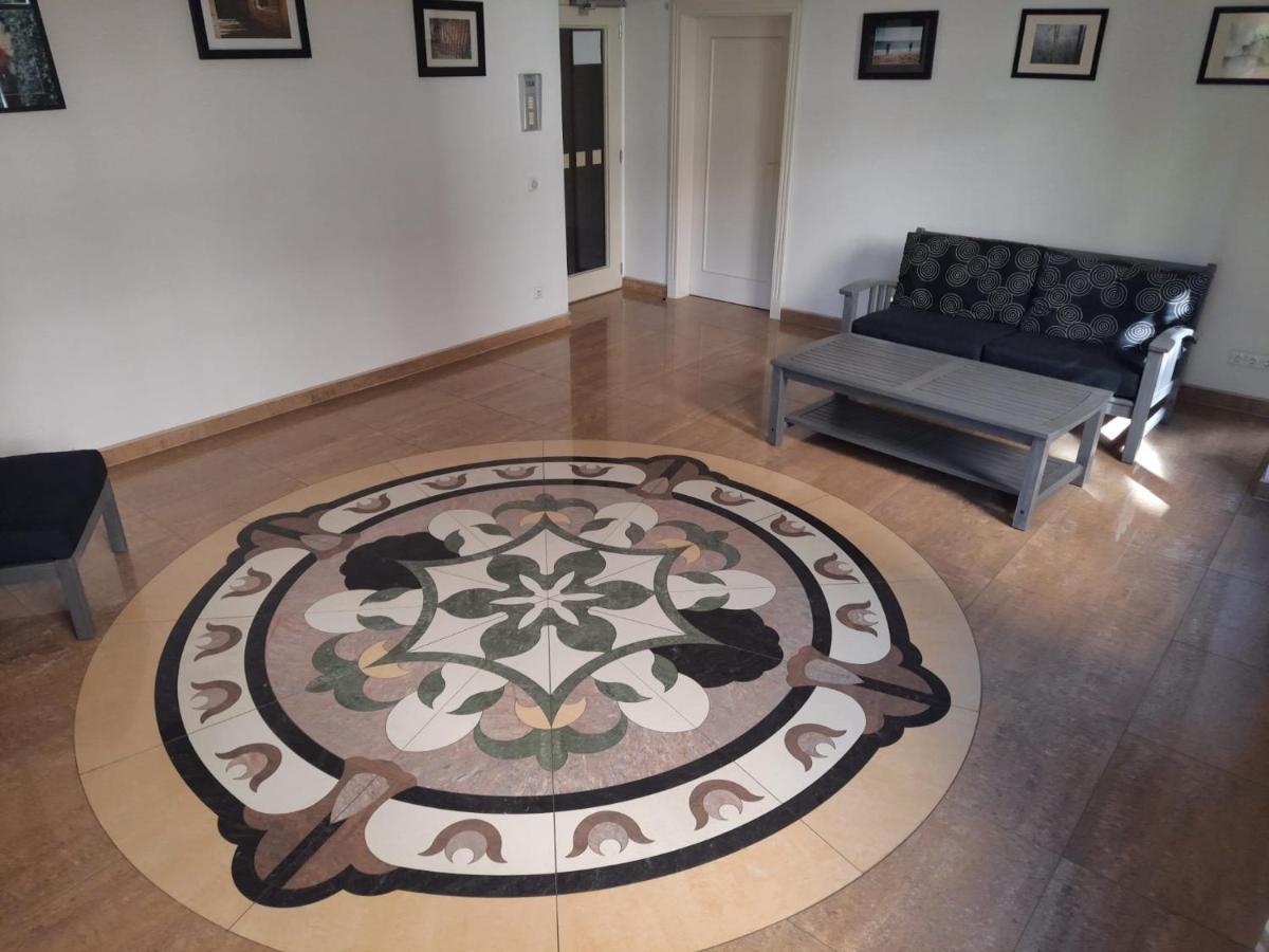 Apartman Nad Kolonadou Карлови Вари Екстериор снимка